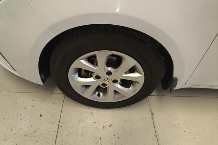 Used MG 3 2017 1.5L Automatic Smart Connect Elite Edition Left Front Wheel Hub