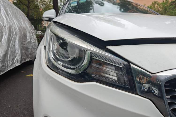 Used MG 3 2017 1.5L Automatic Smart Connect Elite Edition Right Front Headlight