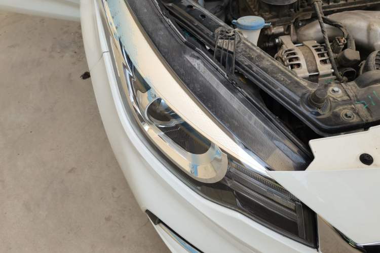 Used MG 3 2017 1.5L Automatic Smart Connect Elite Edition Right Front Headlight