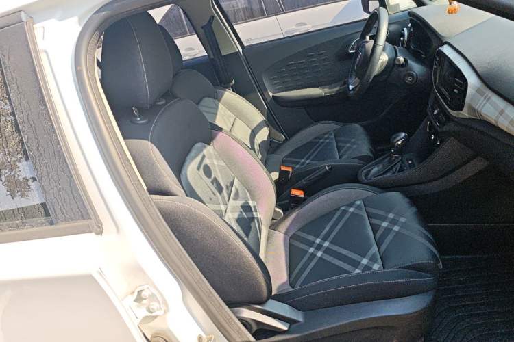 Used MG 3 2017 1.5L Automatic Smart Connect Elite Edition Right Front Seat