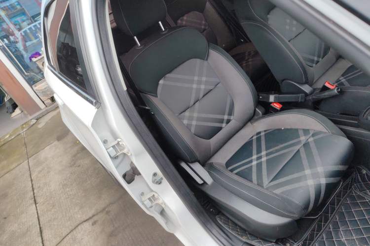 Used MG 3 2017 1.5L Automatic Smart Connect Elite Edition Right Front Seat