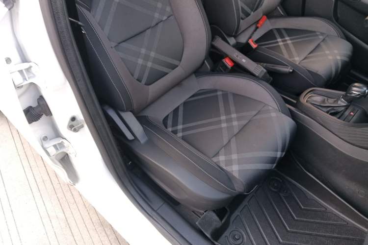 Used MG 3 2017 1.5L Automatic Smart Connect Elite Edition Right Front Seat
