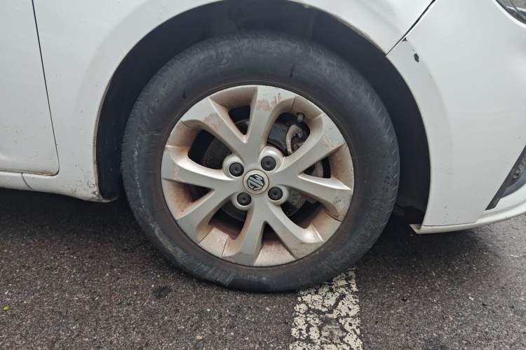 Used MG 3 2017 1.5L Automatic Smart Connect Elite Edition Right Front Wheel Hub