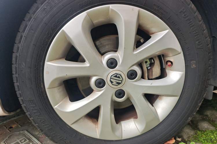 Used MG 3 2017 1.5L Automatic Smart Connect Elite Edition Right Front Wheel Hub