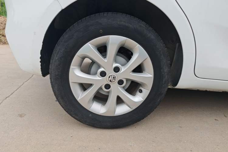 Used MG 3 2017 1.5L Automatic Smart Connect Elite Edition Right Rear Wheel Hub