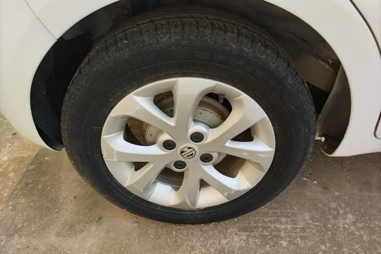 Used MG 3 2017 1.5L Automatic Smart Connect Elite Edition Right Rear Wheel Hub