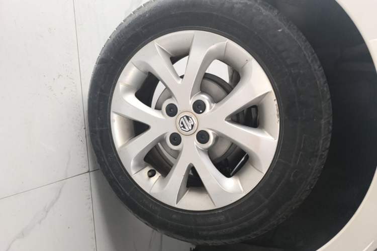 Used MG 3 2017 1.5L Automatic Smart Connect Elite Edition Right Rear Wheel Hub