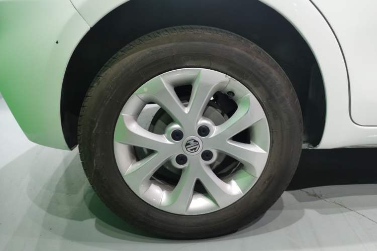 Used MG 3 2017 1.5L Automatic Smart Connect Elite Edition Right Rear Wheel Hub