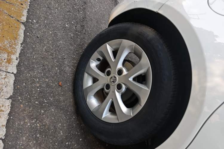 Used MG 3 2017 1.5L Automatic Smart Connect Elite Edition Right Rear Wheel Hub