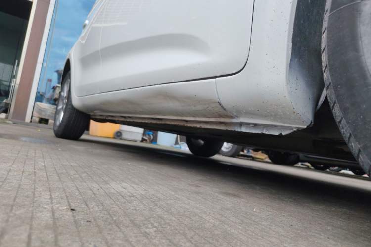 Used MG 3 2017 1.5L Automatic Smart Connect Elite Edition Right Side Sill