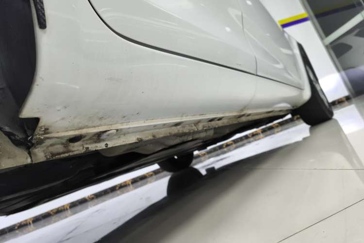 Used MG 3 2017 1.5L Automatic Smart Connect Elite Edition Right Side Sill