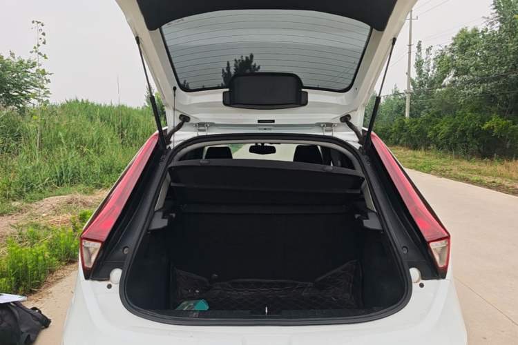Used MG 3 2017 1.5L Automatic Smart Connect Elite Edition Trunk