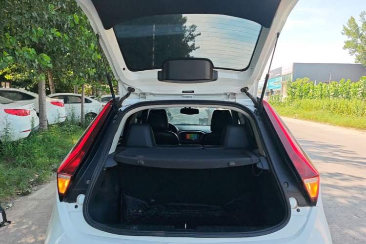 Used MG 3 2017 1.5L Automatic Smart Connect Elite Edition Trunk