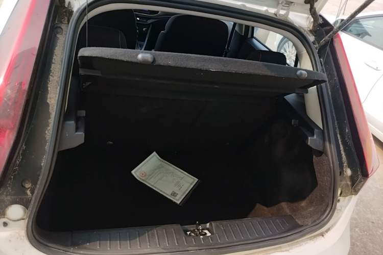 Used MG 3 2017 1.5L Automatic Smart Connect Elite Edition Trunk