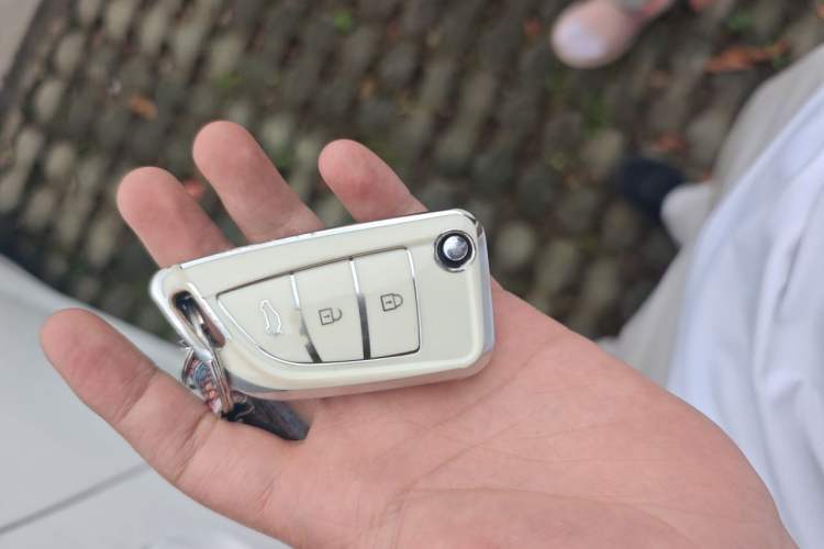 Used MG 3 2017 1.5L Automatic Smart Connect Elite Edition Vehicle Key