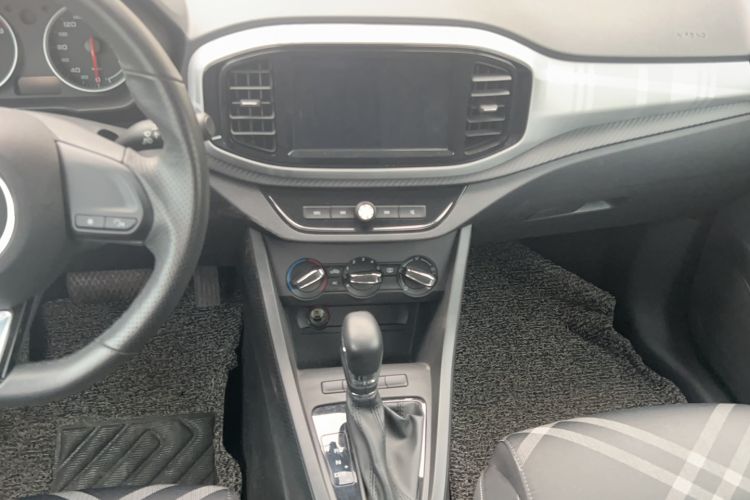 Used MG 3 2017 1.5L Automatic Smart Connect Elite Edition Audio And AC Panel