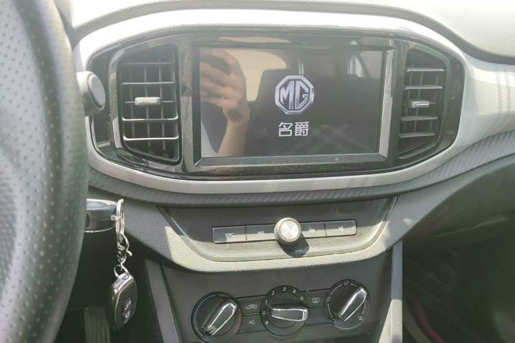 Used MG 3 2017 1.5L Automatic Smart Connect Elite Edition Audio And AC Panel