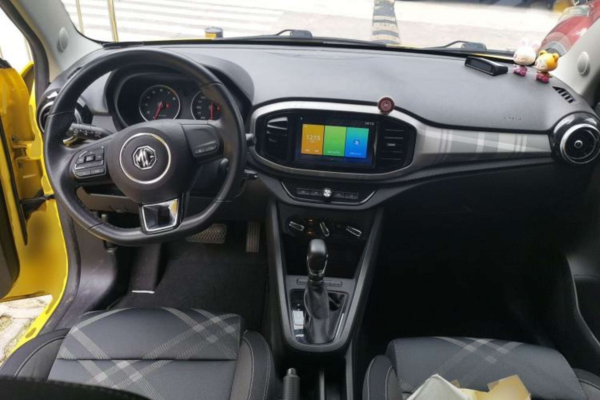 Used MG 3 2017 1.5L Automatic Smart Connect Elite Edition Center Console