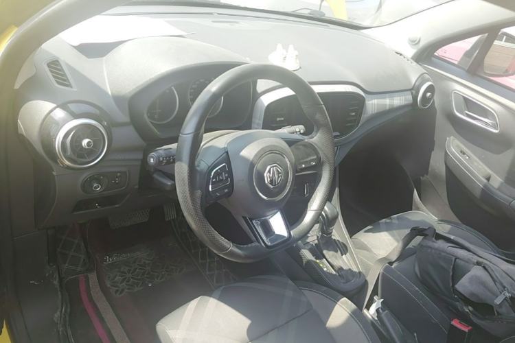 Used MG 3 2017 1.5L Automatic Smart Connect Elite Edition Center Console