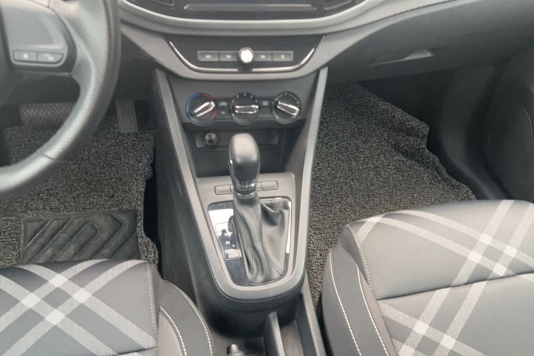 Used MG 3 2017 1.5L Automatic Smart Connect Elite Edition Gear Lever