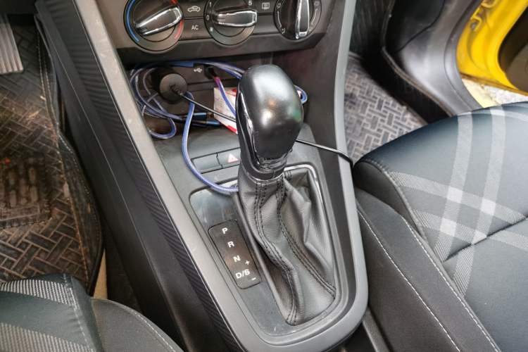 Used MG 3 2017 1.5L Automatic Smart Connect Elite Edition Gear Lever