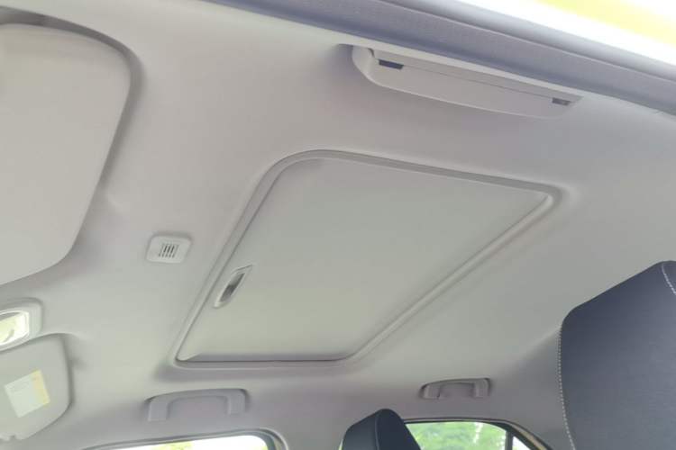 Used MG 3 2017 1.5L Automatic Smart Connect Luxury Edition Headliner