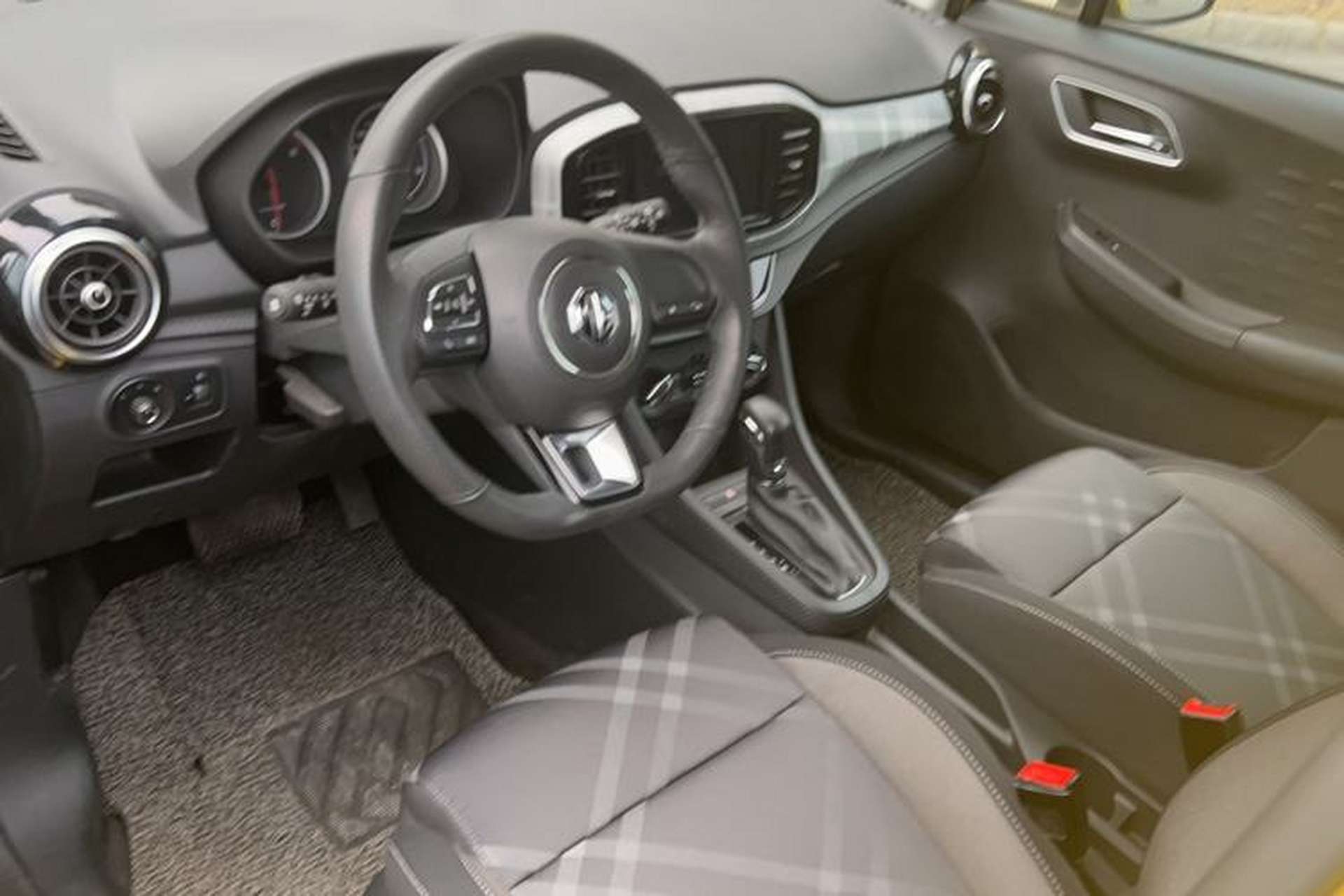 Used MG 3 2017 1.5L Automatic Smart Connect Elite Edition Interior 1