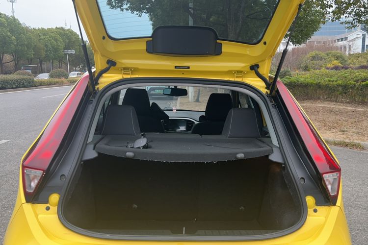 Used MG 3 2017 1.5L Automatic Smart Connect Elite Edition Trunk
