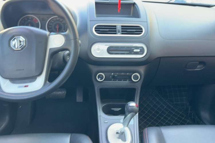 Used MG 3SW 2015 1.5L AMT Elite Model Audio And AC Panel