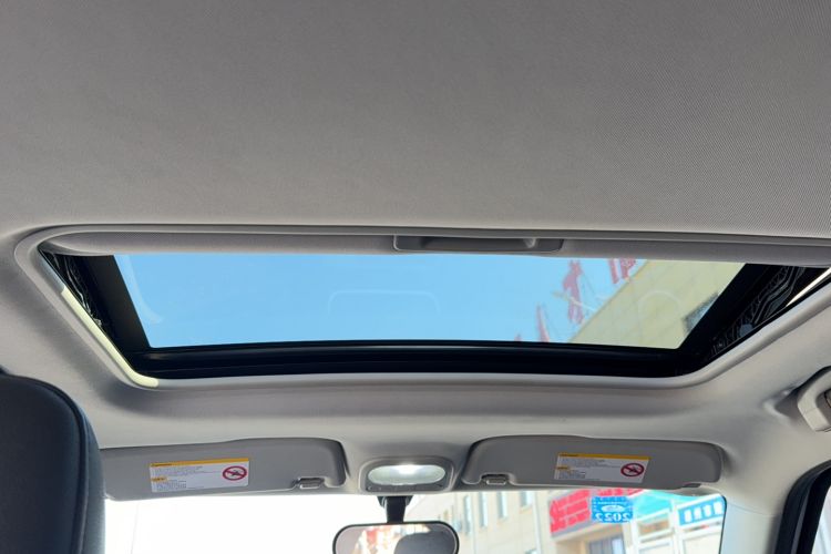 Used MG 3SW 2015 1.5L AMT Elite Model Headliner
