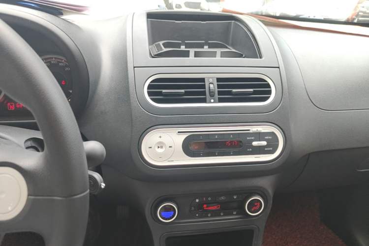 Used MG 3SW 2015 1.5L AMT Elite Model Audio And AC Panel