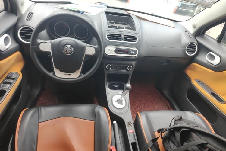 Used MG 3SW 2015 1.5L AMT Elite Model Center Console