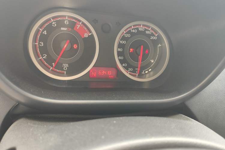 Used MG 3SW 2015 1.5L AMT Elite Model Odometer Close Up