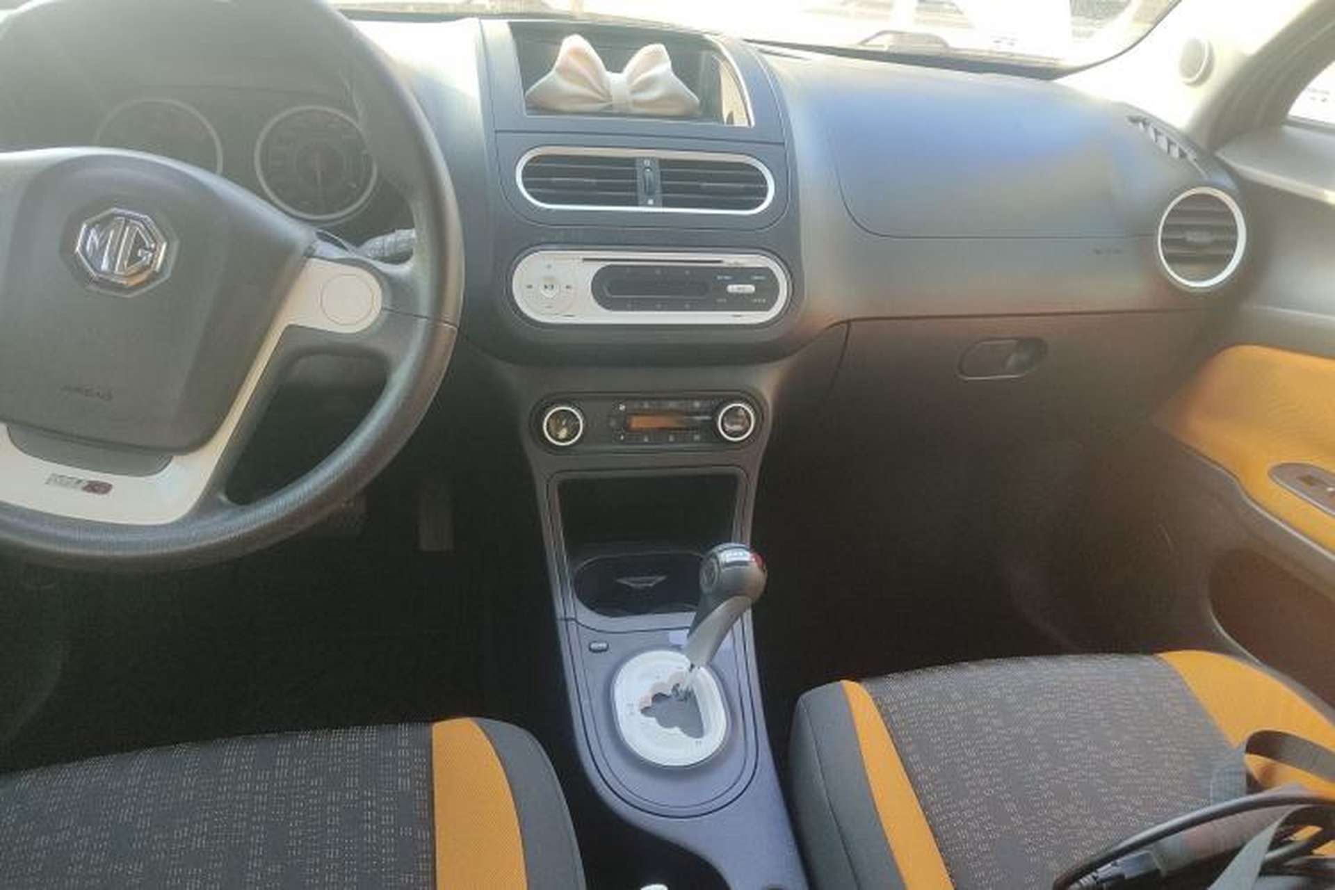 Used MG 3SW 2015 1.5L AMT Elite Model Audio And AC Panel