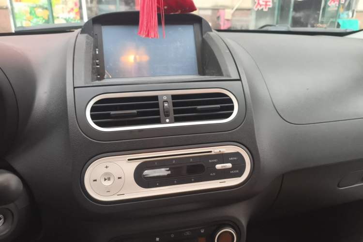 Used MG 3SW 2015 1.5L AMT Elite Model Audio And AC Panel