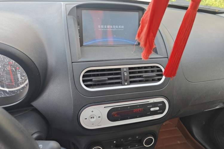 Used MG 3SW 2015 1.5L AMT Elite Model Audio And AC Panel