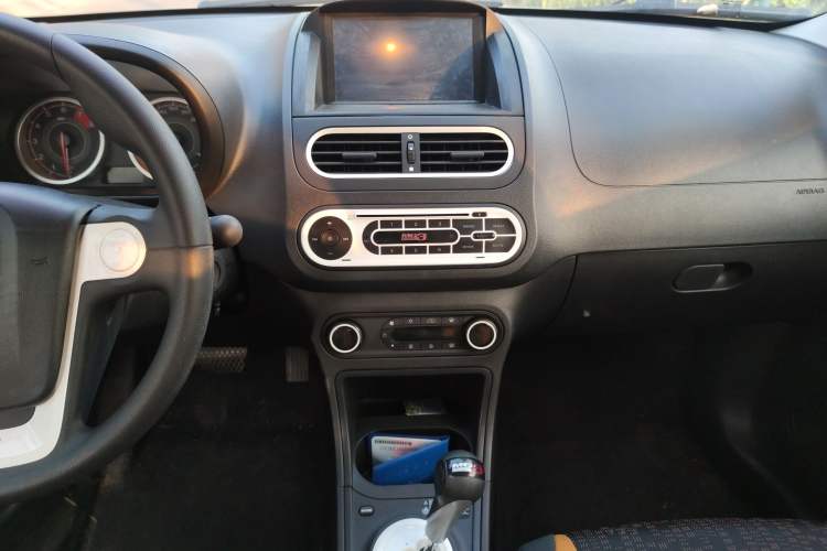 Used MG 3SW 2015 1.5L AMT Elite Model Audio And AC Panel