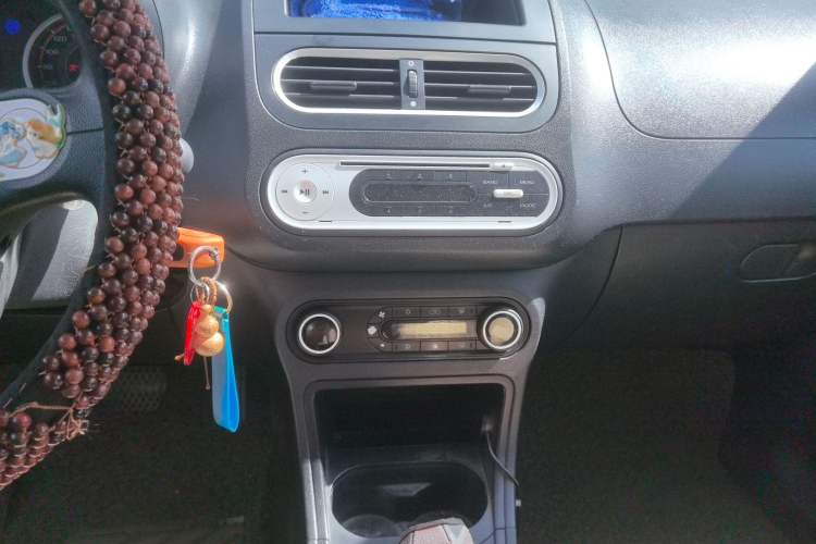 Used MG 3SW 2015 1.5L AMT Elite Model Audio And AC Panel