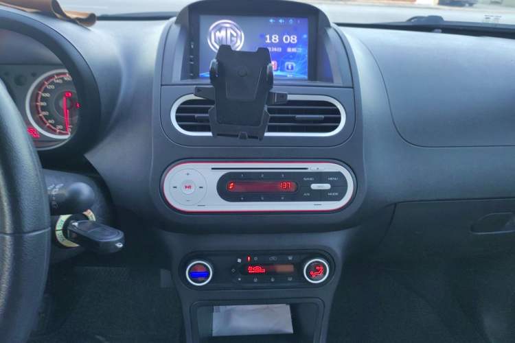 Used MG 3SW 2015 1.5L AMT Elite Model Audio And AC Panel