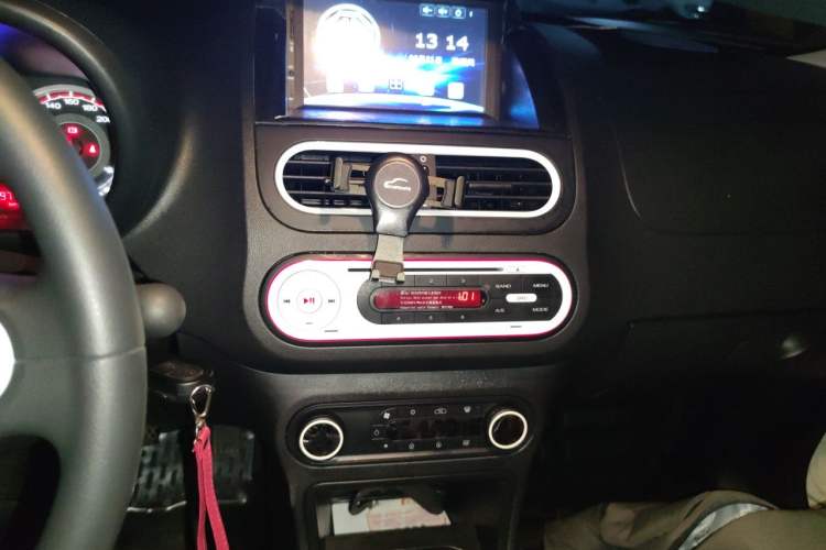 Used MG 3SW 2015 1.5L AMT Elite Model Audio And AC Panel