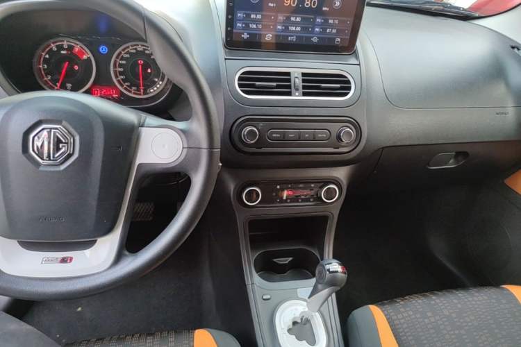 Used MG 3SW 2015 1.5L AMT Elite Model Audio And AC Panel