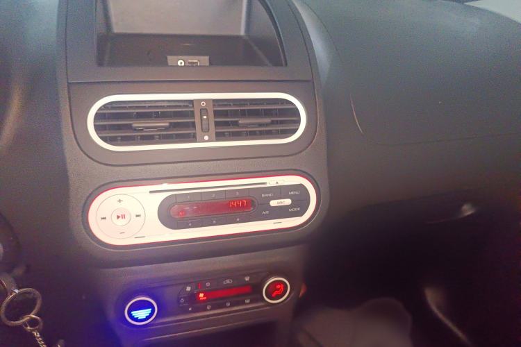 Used MG 3SW 2015 1.5L AMT Elite Model Audio And AC Panel
