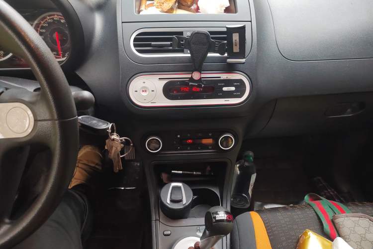 Used MG 3SW 2015 1.5L AMT Elite Model Audio And AC Panel