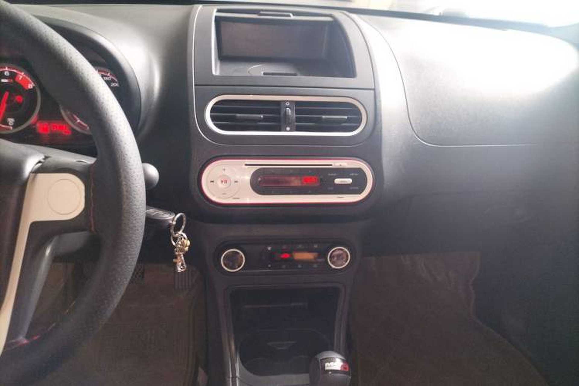 Used MG 3SW 2015 1.5L AMT Elite Model Audio And AC Panel