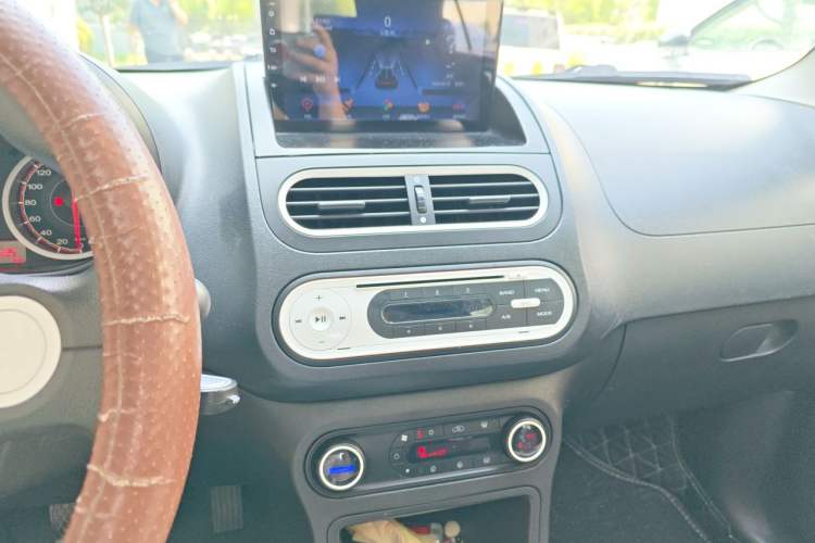 Used MG 3SW 2015 1.5L AMT Elite Model Audio And AC Panel