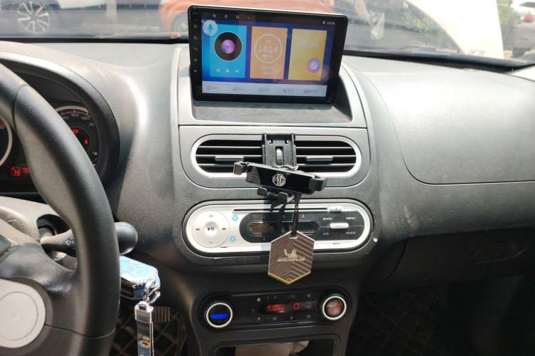 Used MG 3SW 2015 1.5L AMT Elite Model Audio And AC Panel