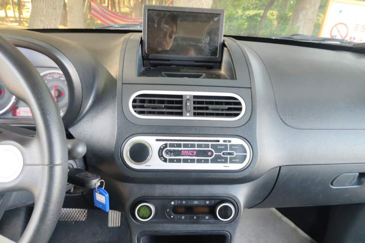 Used MG 3SW 2015 1.5L AMT Elite Model Audio And AC Panel