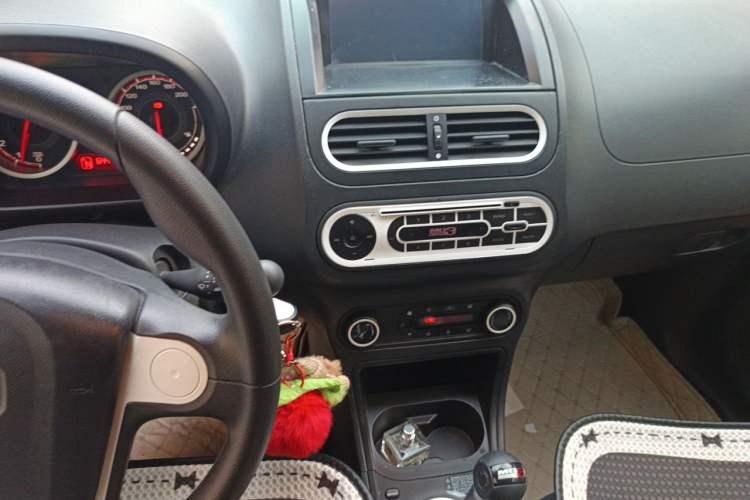 Used MG 3SW 2015 1.5L AMT Elite Model Audio And AC Panel