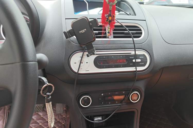 Used MG 3SW 2015 1.5L AMT Elite Model Audio And AC Panel