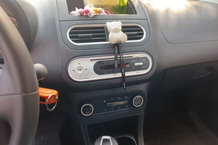 Used MG 3SW 2015 1.5L AMT Elite Model Audio And AC Panel